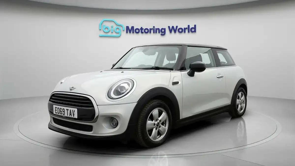 2019-mini-cooper-15-cooper-classic-hatchback-3d-big-2