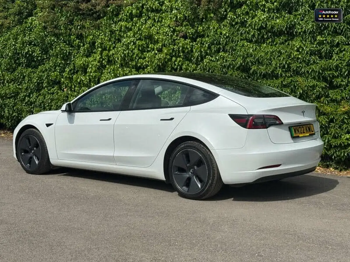 2022-tesla-model-3-e-long-range-big-5