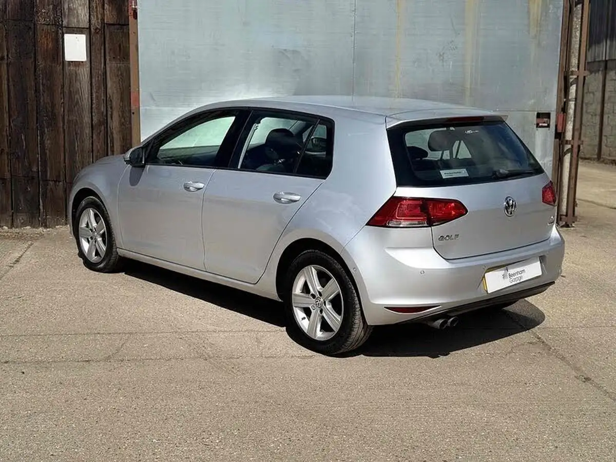2014-volkswagen-golf-14-match-5d-dsg-big-7