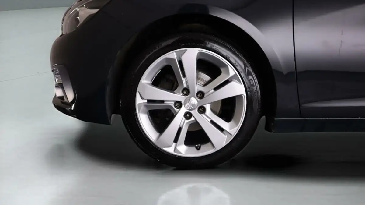 2020-peugeot-308-sw-12-puretech-allure-130bhp-big-17