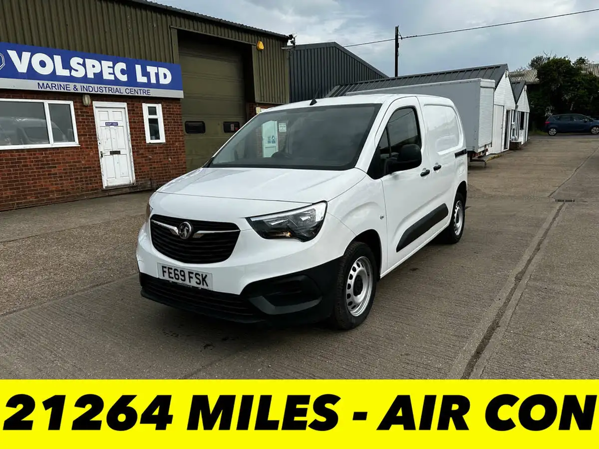 2020-vauxhall-combo-15cdti-edition-2300-75pseu6d-t-l1h1-ss-panel-big-0