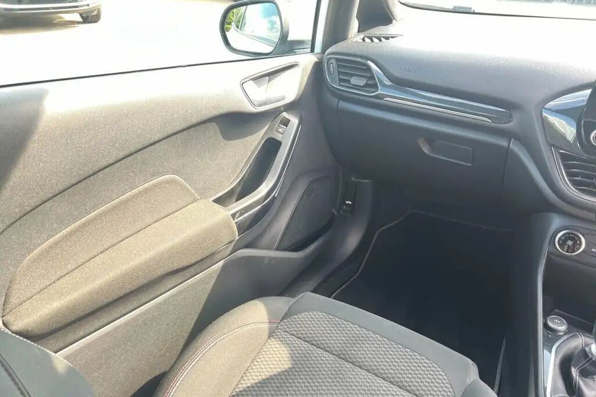 2018-ford-fiesta-big-21