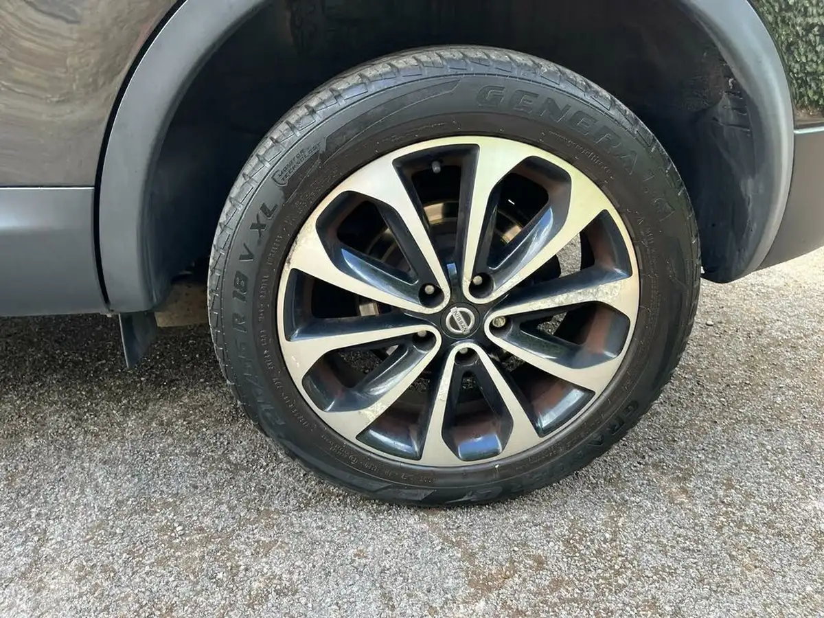 2011-nissan-qashqai2-15td-n-tec-big-74