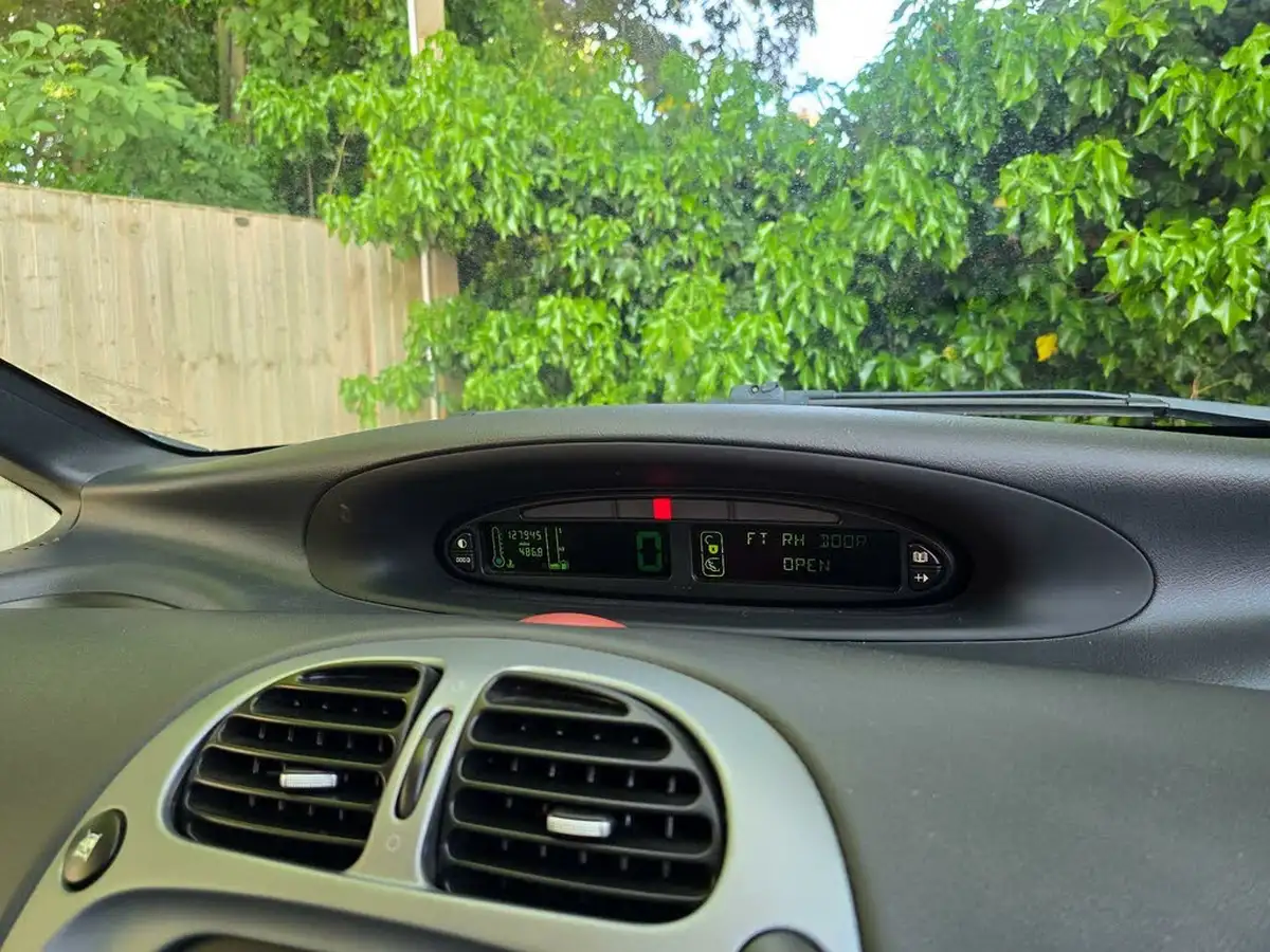 2007-citroen-xsara-picasso-16td-vtx-big-10