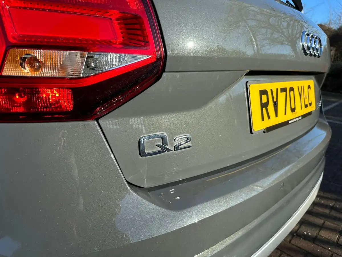 2020-audi-q2-10-30-tfsi-sport-116ps-big-6