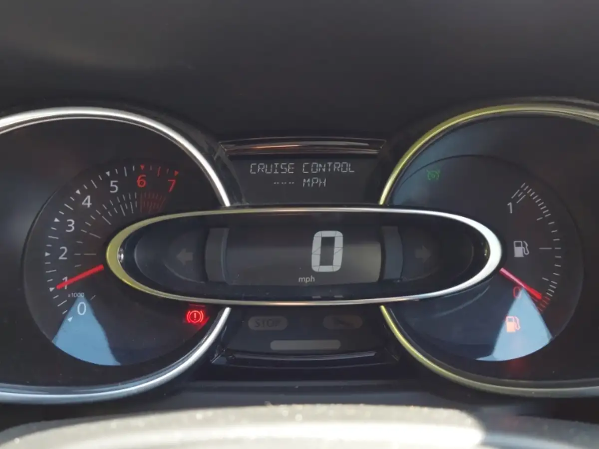 2018-renault-clio-09-tce-dynamique-nav-big-18