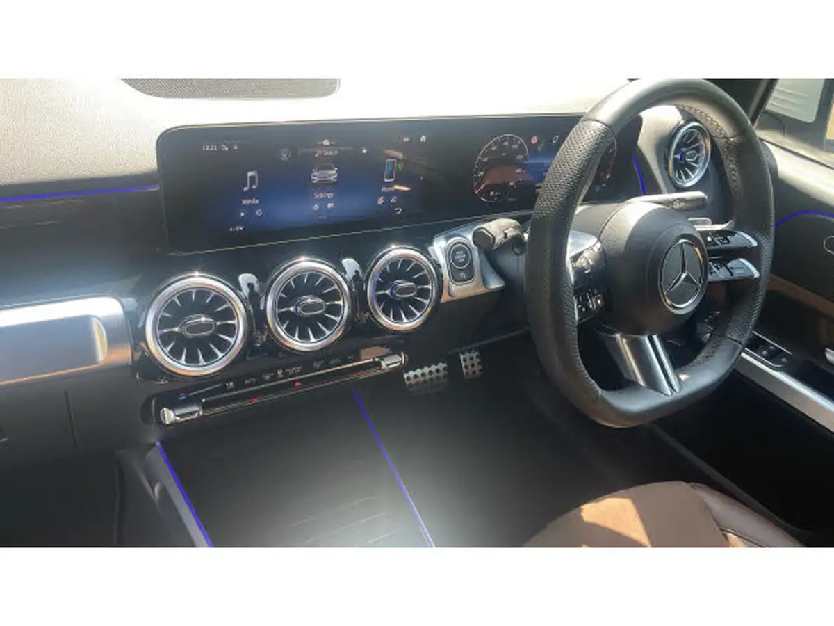 2023-mercedes-benz-glb-class-13-glb200-amg-line-executive-big-8