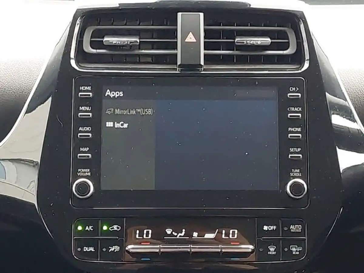 2019-toyota-prius-big-12