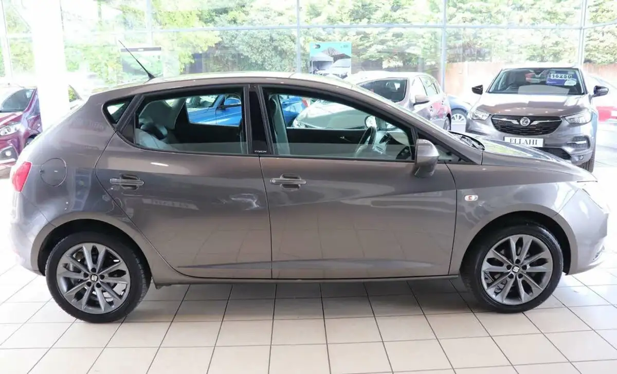 2015-seat-ibiza-12-i-tech-hatchback-5d-big-9