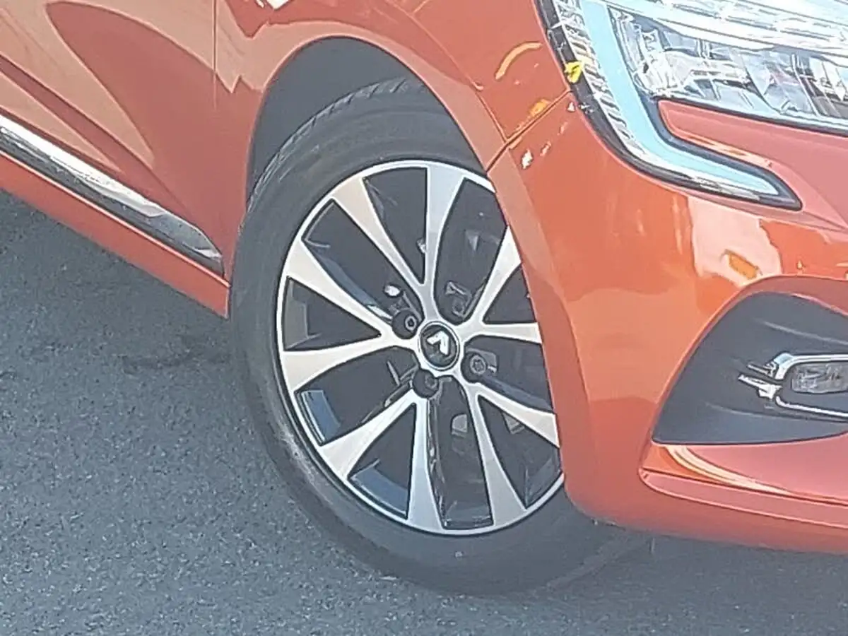 2020-renault-clio-10-sce-iconic-75bhp-big-8