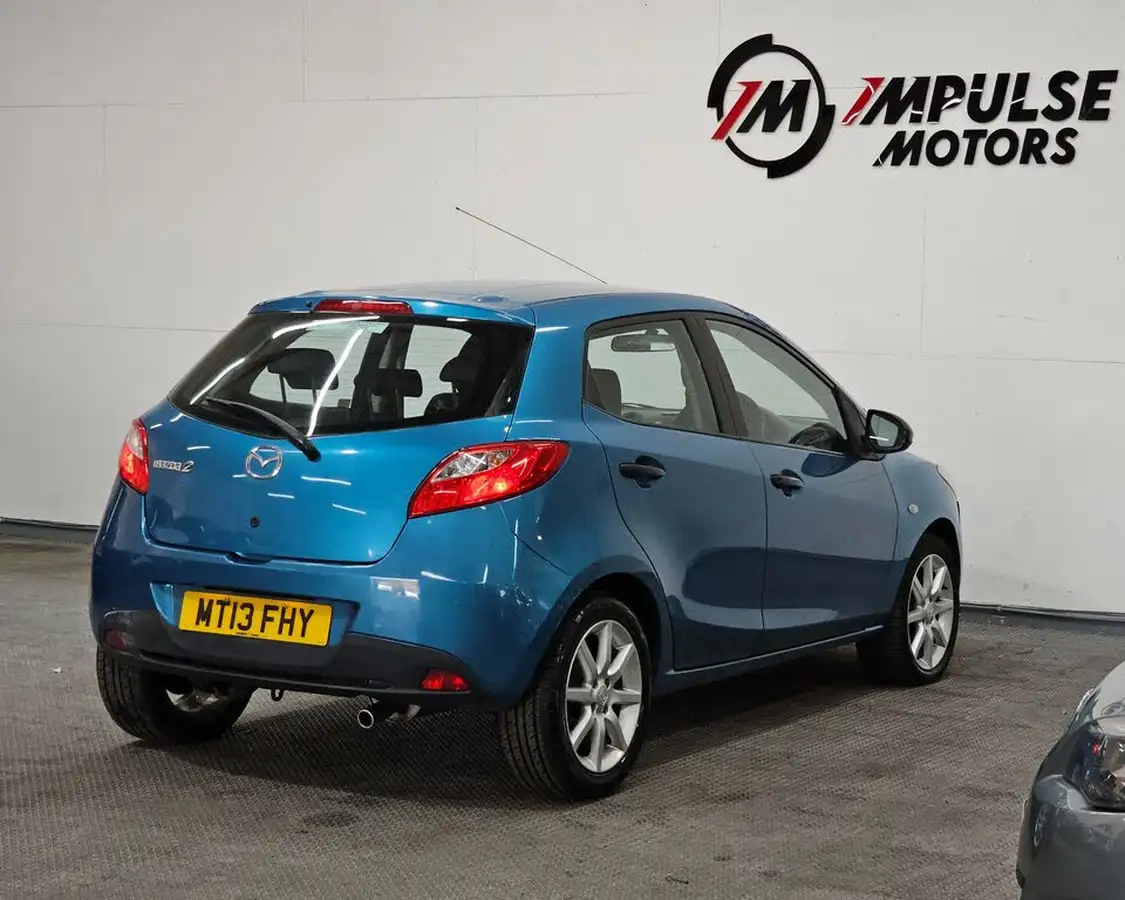 2013-mazda-mazda2-13-ts-air-con-big-5