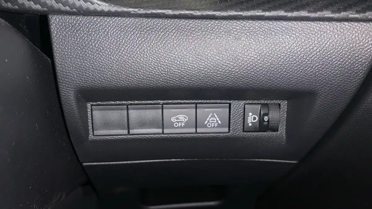 2024-peugeot-208-e-e-style-big-33