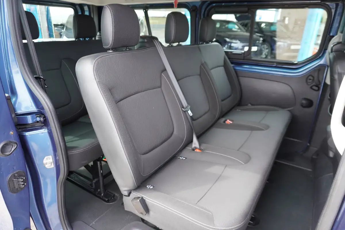2020-renault-trafic-passenger-20dci-ll30-170-sport-nav-big-9