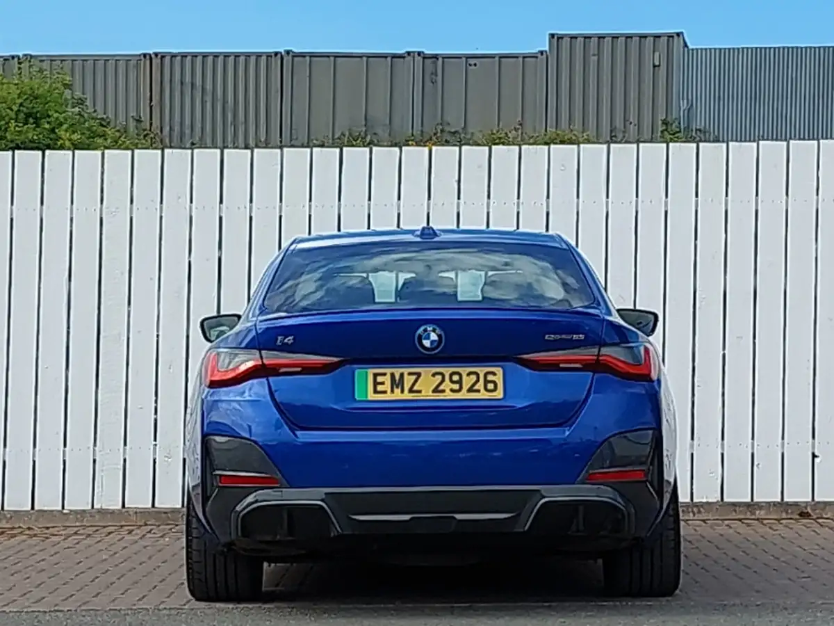 2024-bmw-i4-e-edrive35-m-sport-big-14