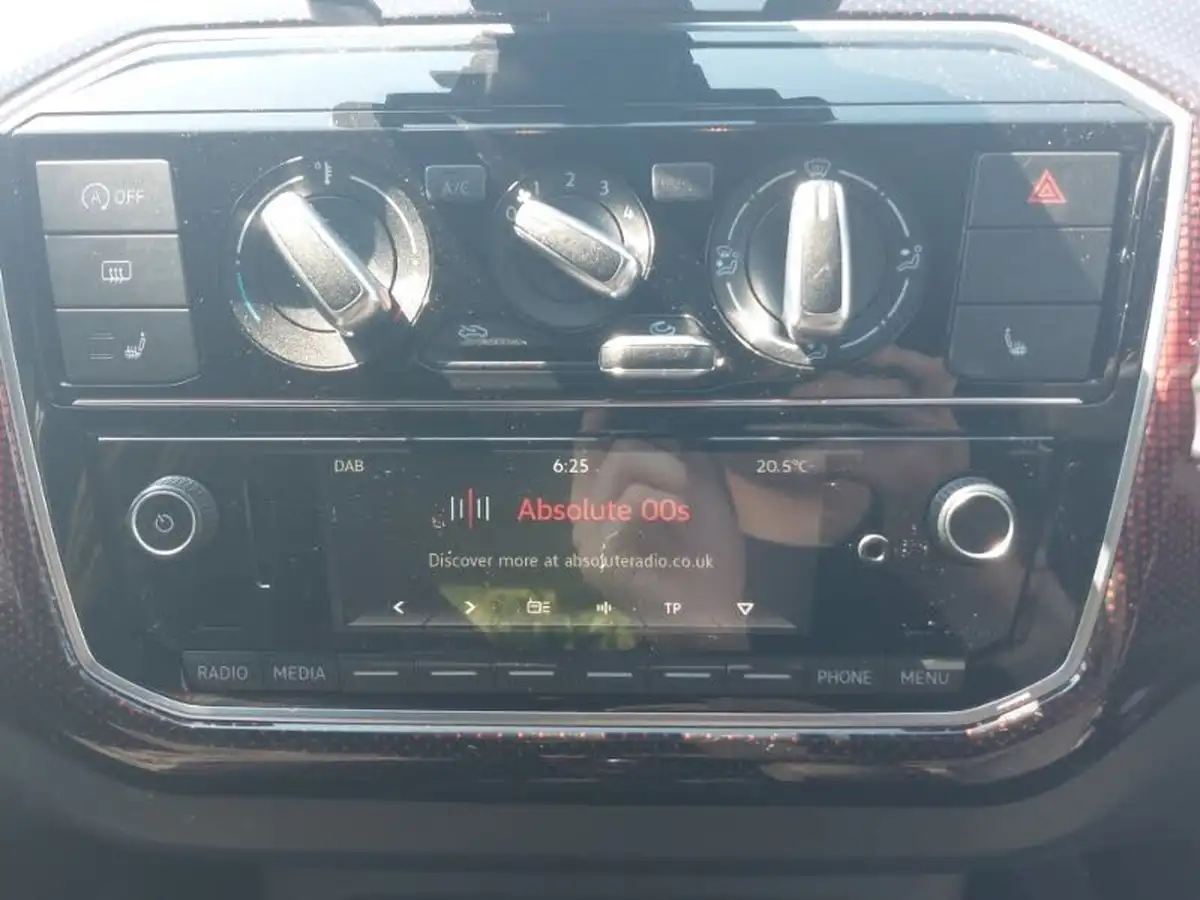 2019-volkswagen-up-10-gti-5d-big-16