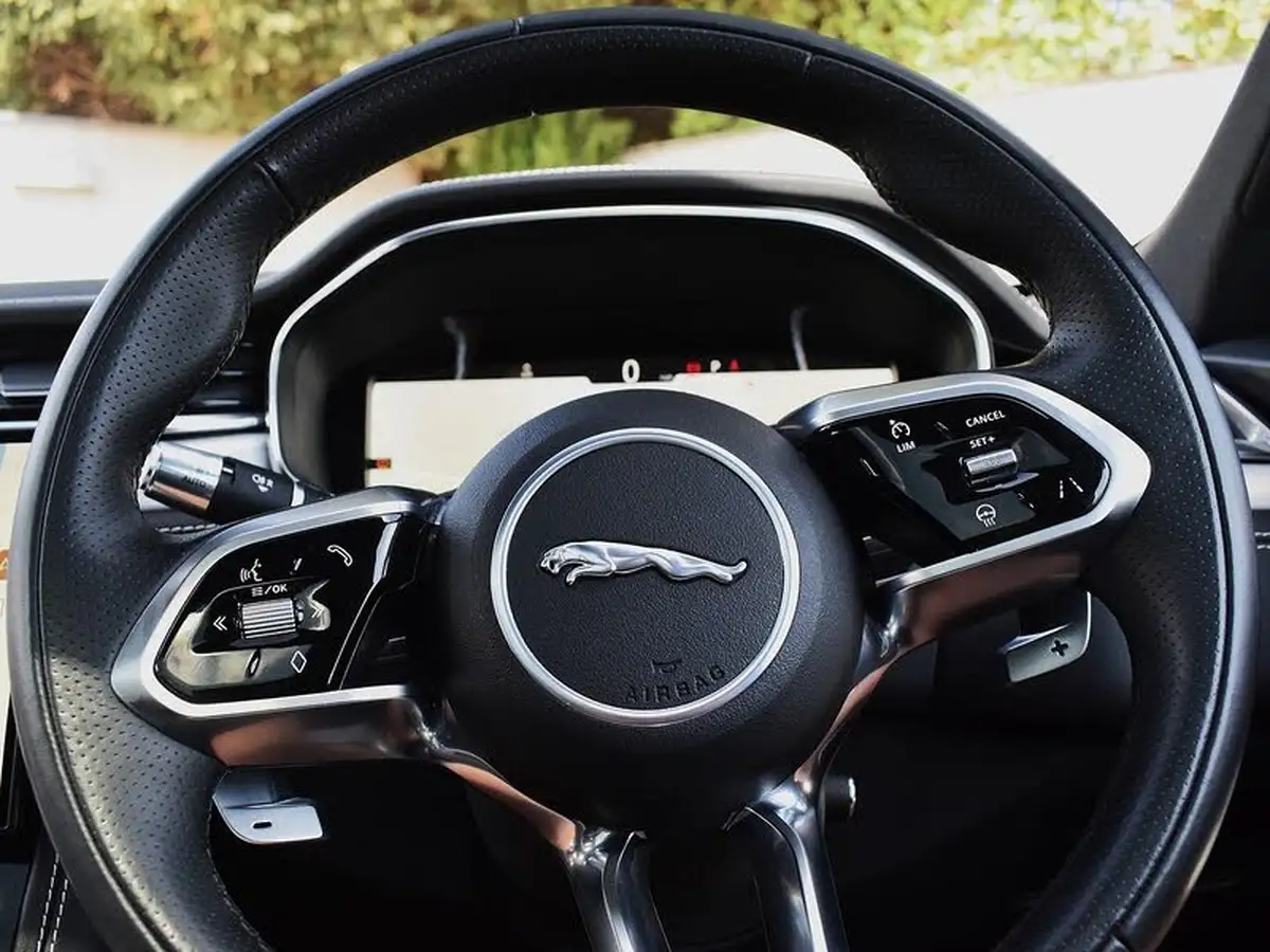 2021-jaguar-f-pace-20-d165-r-dynamic-se-mhev-big-25