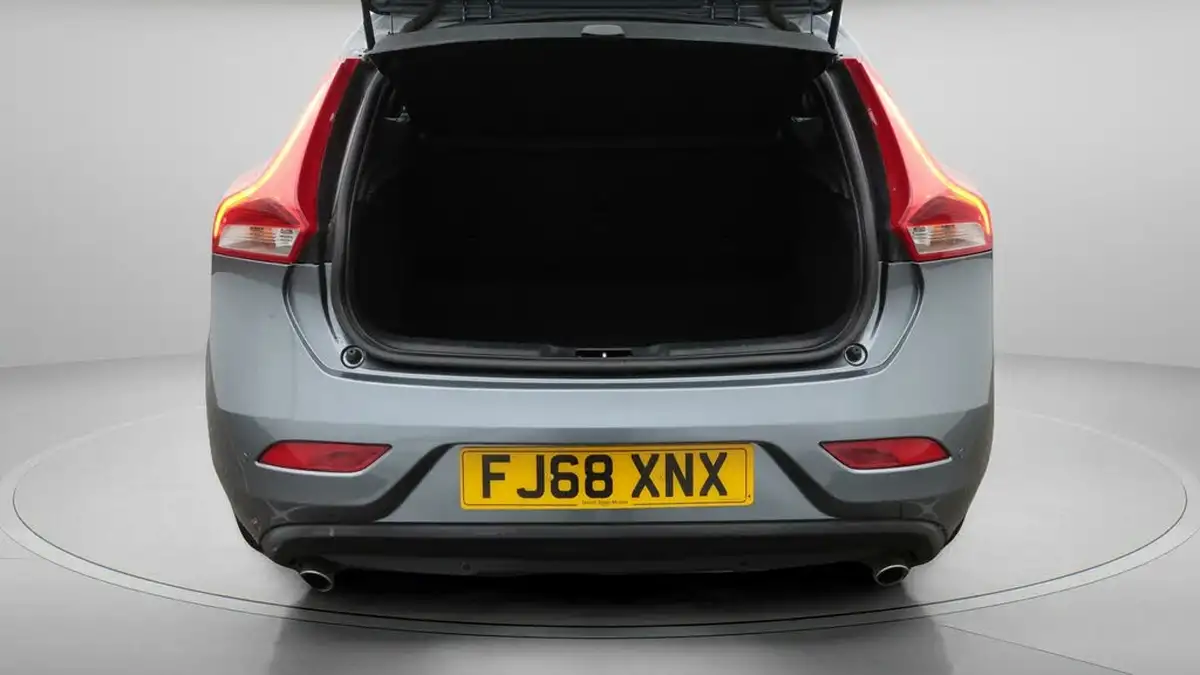 2018-volvo-v40-15-t3-inscription-big-17