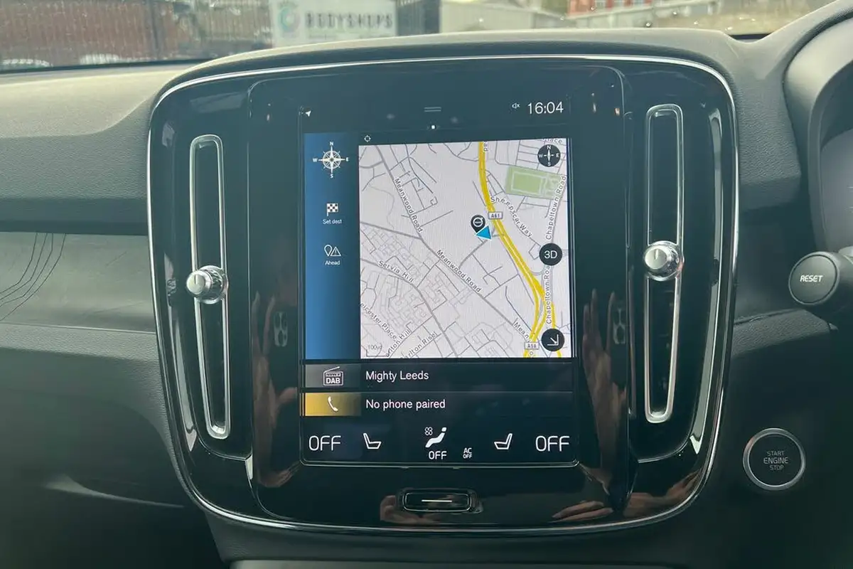 2023-volvo-xc40-15-t5-ultimate-dark-big-14