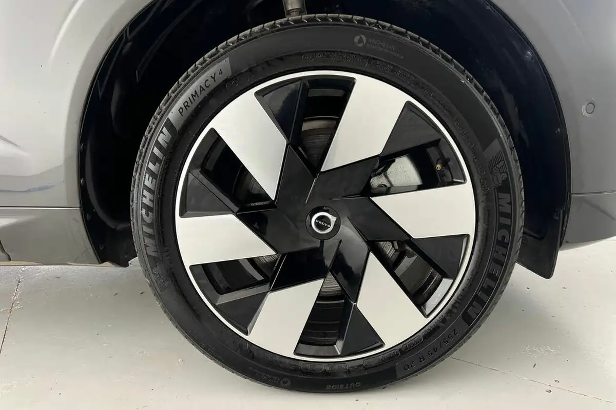 2024-volvo-xc60-20-b5-plus-big-4