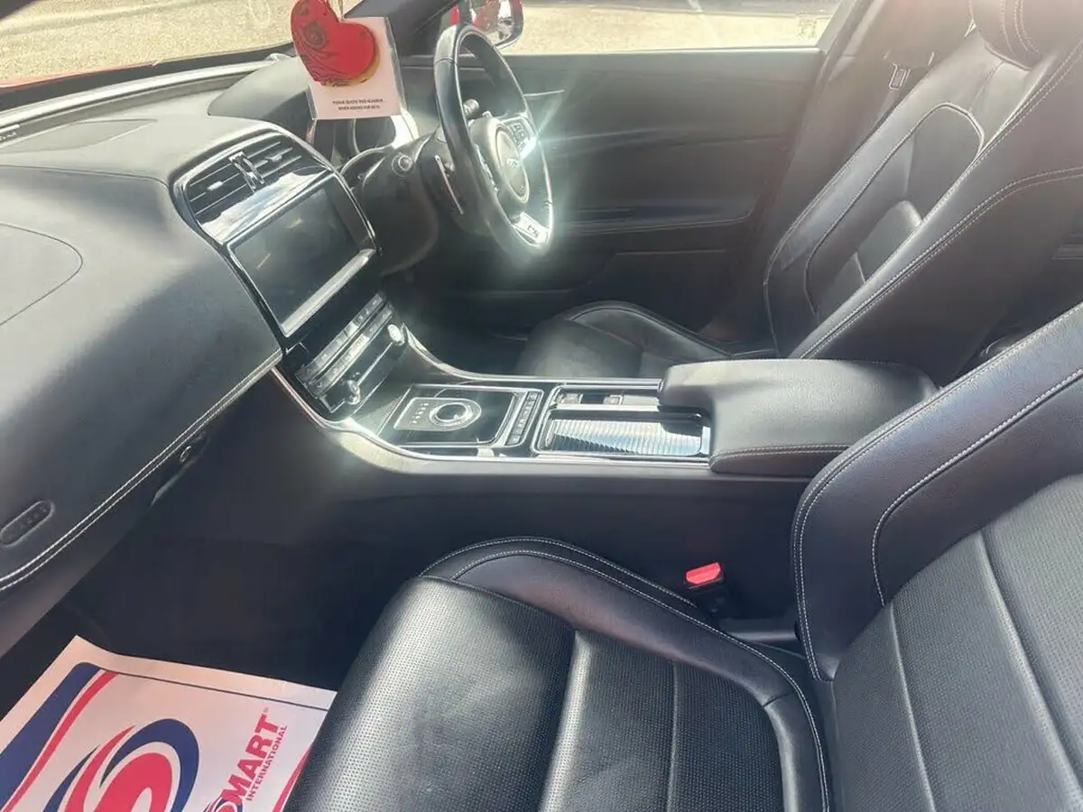 2019-jaguar-xe-20i-r-sport-200ps-big-14