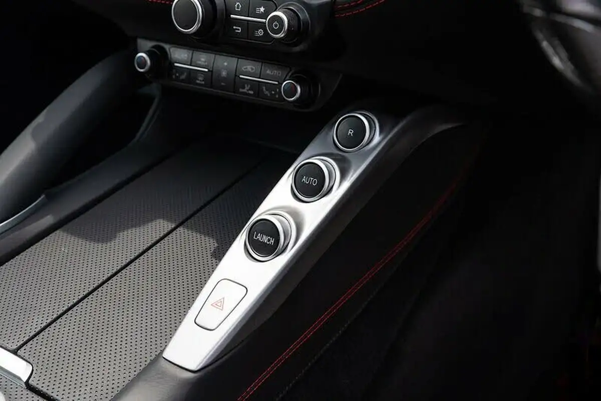 2018-ferrari-gtc4lusso-t-v8-603-bhp-big-11