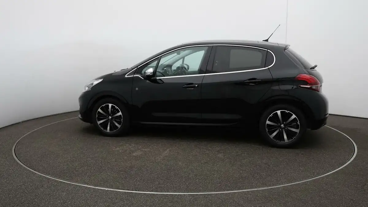 2019-peugeot-208-12-puretech-tech-edition-82bhp-big-57