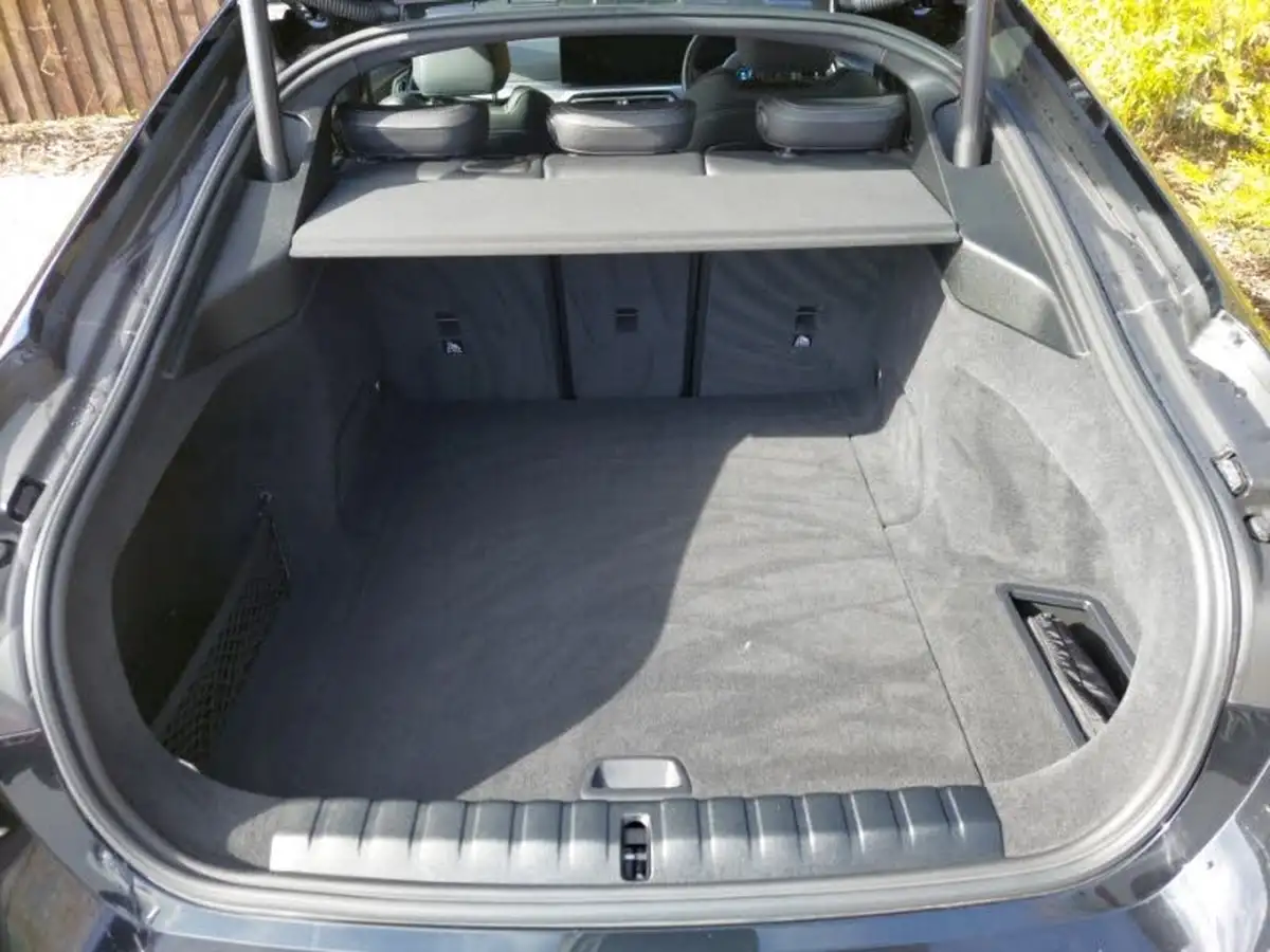 2023-bmw-i4-e-edrive35-m-sport-big-7