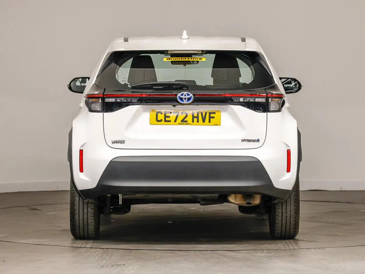 2022-toyota-yaris-cross-15-vvt-i-icon-big-18