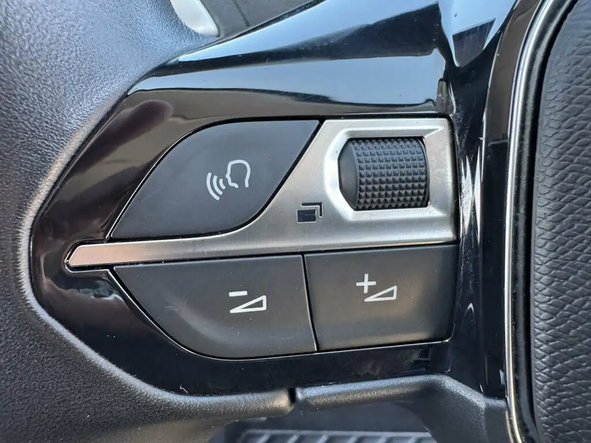 2018-peugeot-3008-suv-12-puretech-allure-big-51