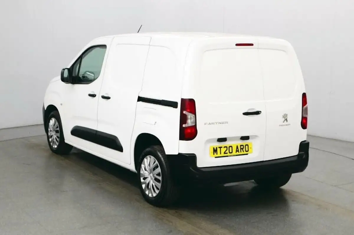 2020-peugeot-partner-15-bluehdi-1000-professional-100ps-eu6dt-panel-big-4