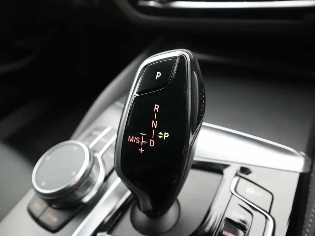 2022-bmw-5-series-20-530e-m-sport-touring-5d-big-32