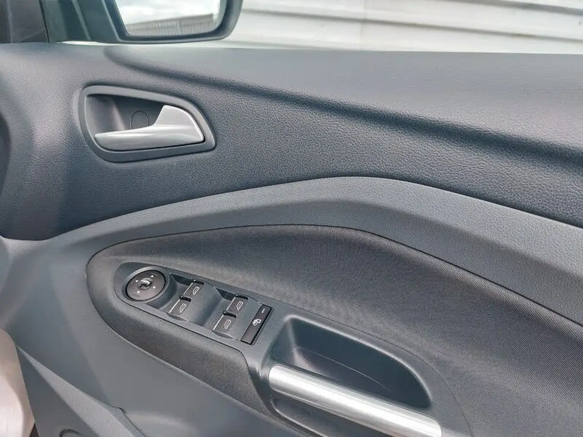 2012-ford-c-max-20td-titanium-140ps-big-22