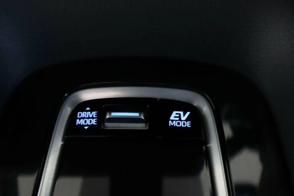 2019-toyota-corolla-18-vvt-i-design-trk-hatchback-5d-big-22