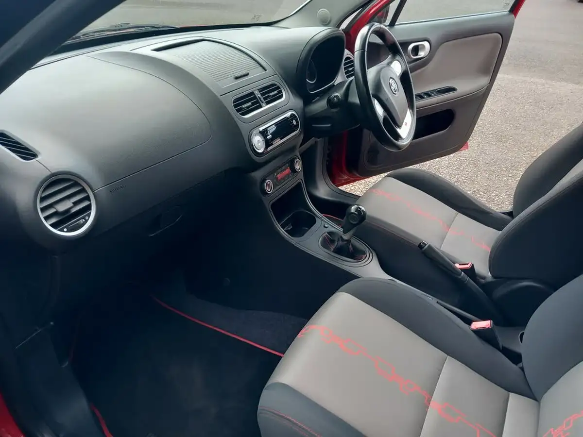 2016-mg-mg3-15-vti-tech-3form-sport-big-21