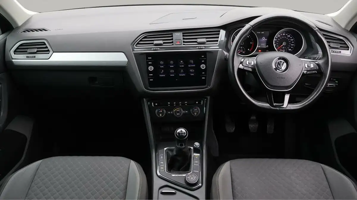 2019-volkswagen-tiguan-20tdi-r-line-tech-150ps-4motion-dsg-big-13