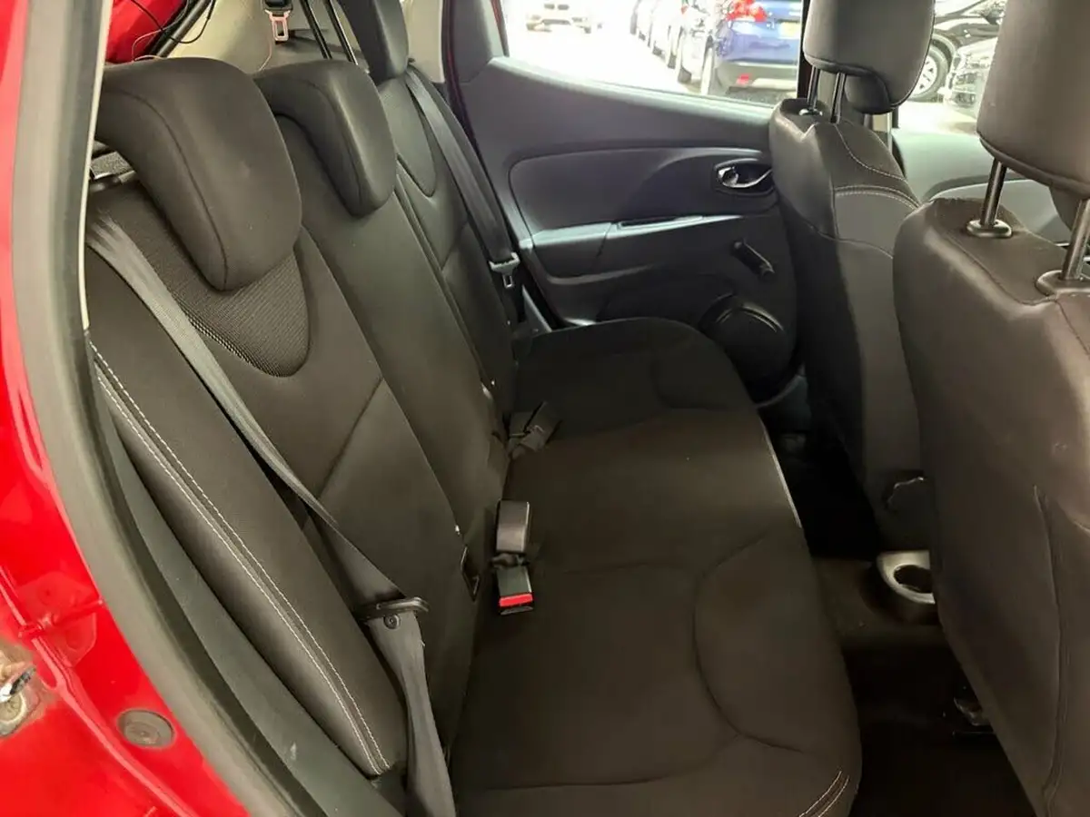 2014-renault-clio-15td-dynamique-medianav-edc-auto-big-19