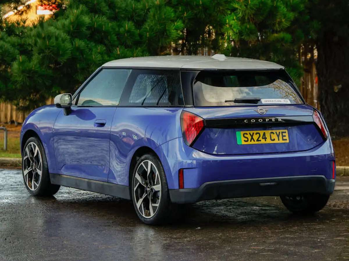 2024-mini-cooper-e-cooper-e-exclusive-big-1