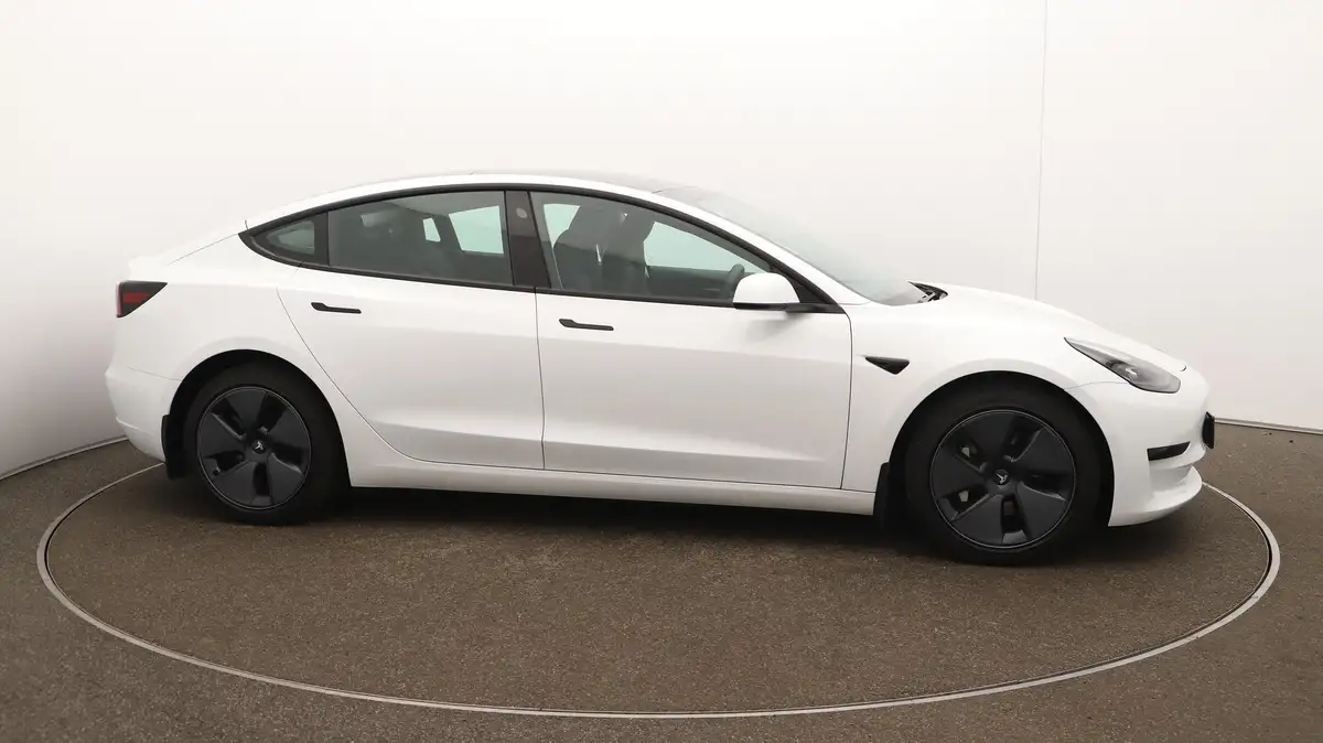 2021-tesla-model-3-e-standard-plus-big-47