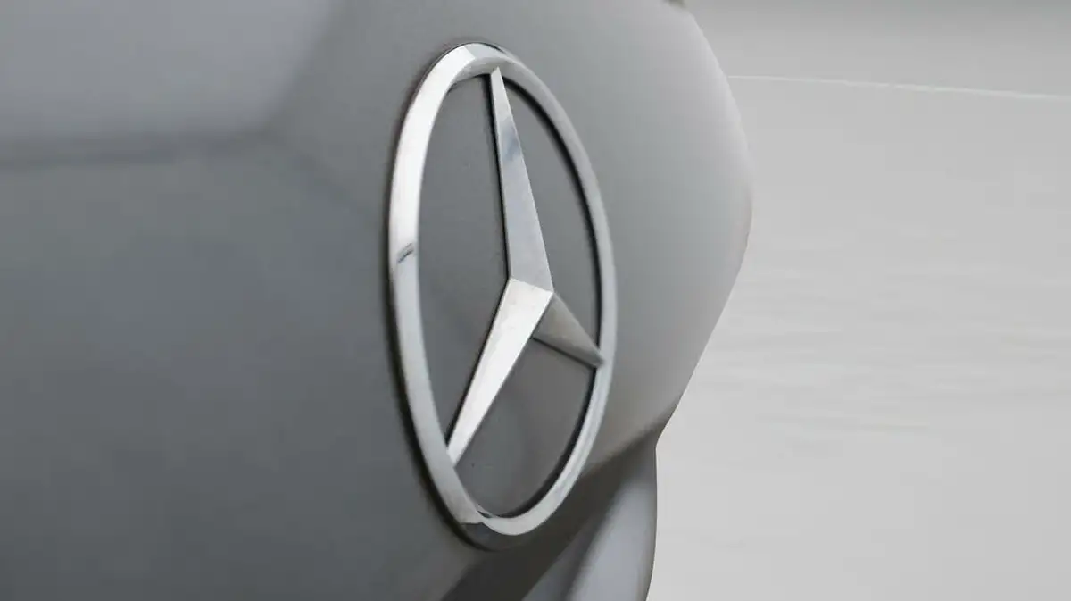 2020-mercedes-benz-a-class-20d-a200d-amg-line-hatchback-5d-big-21