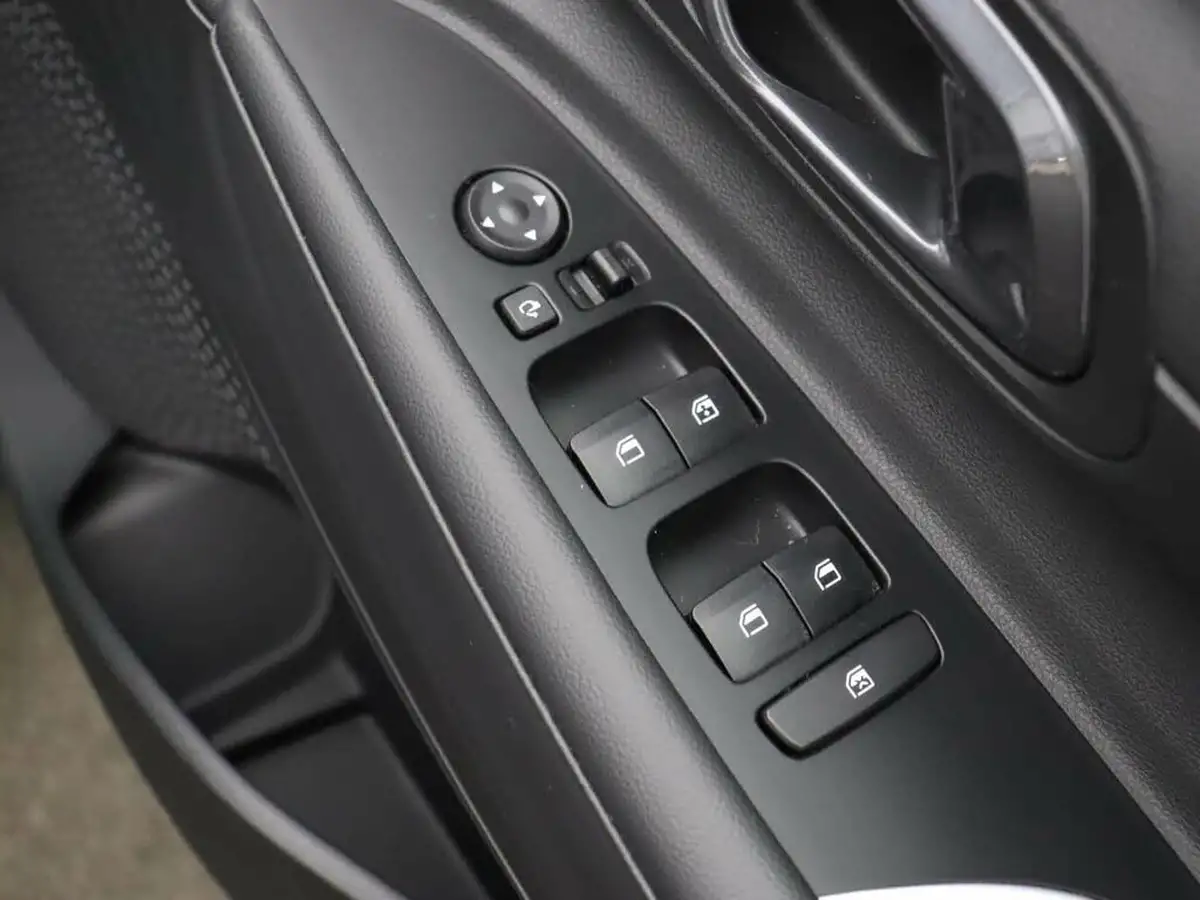 2024-hyundai-bayon-10-t-gdi-premium-100ps-7dct-big-27