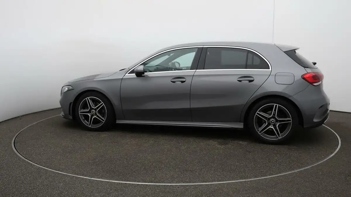 2020-mercedes-benz-a-class-20d-a200d-amg-line-hatchback-5d-big-45