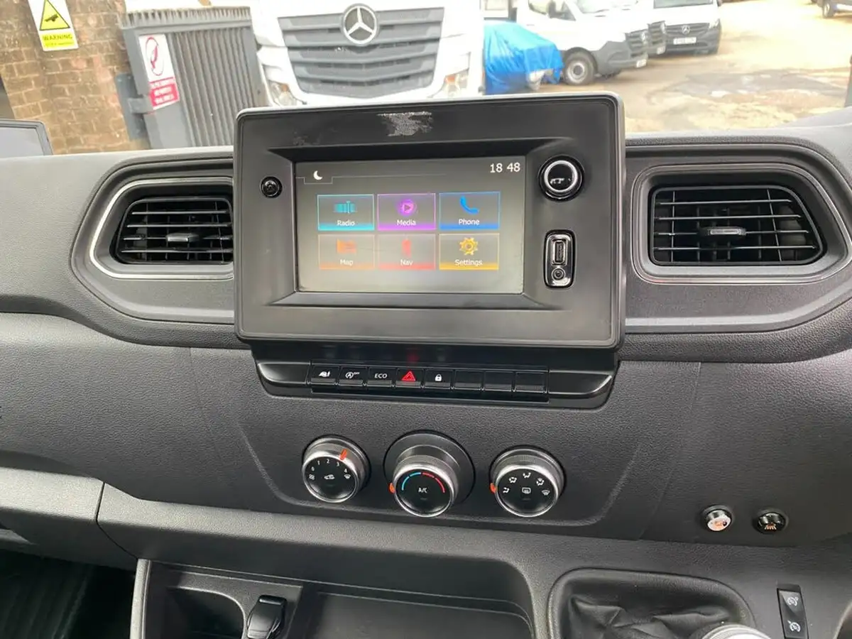 2021-renault-master-23dci-ll35-150-business-energy-chassis-cab-big-10