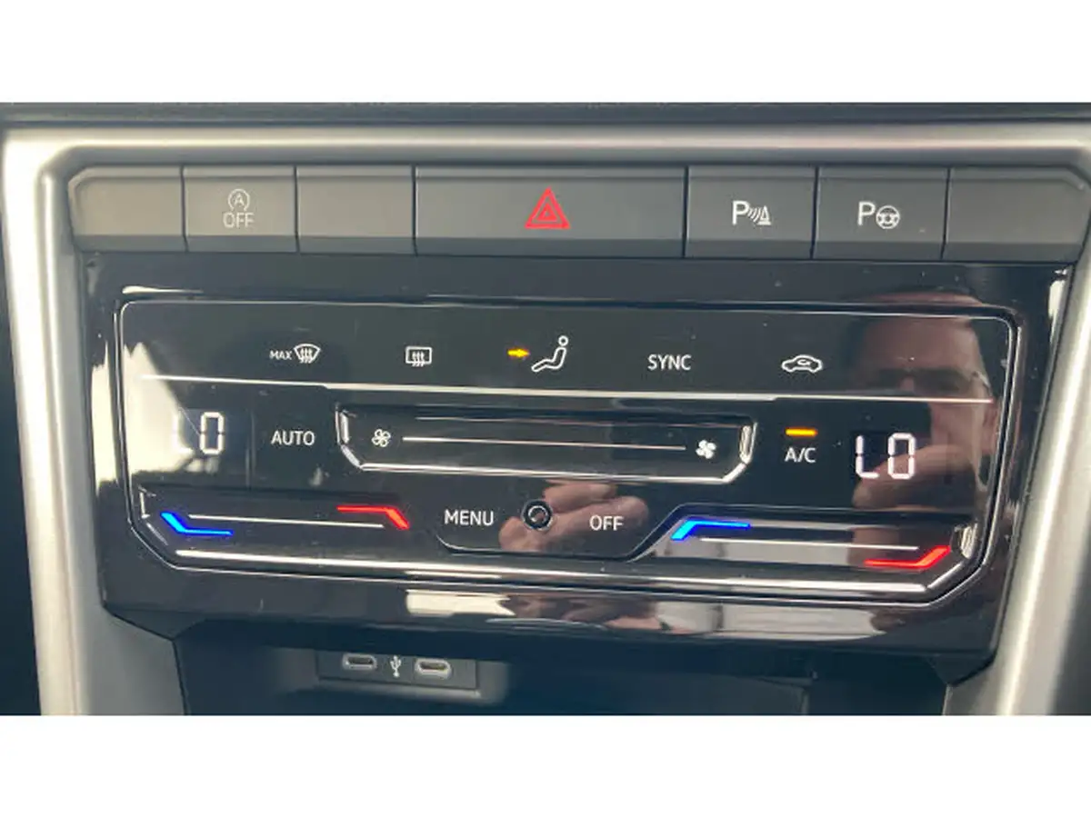 2023-volkswagen-t-roc-10-tsi-life-big-12