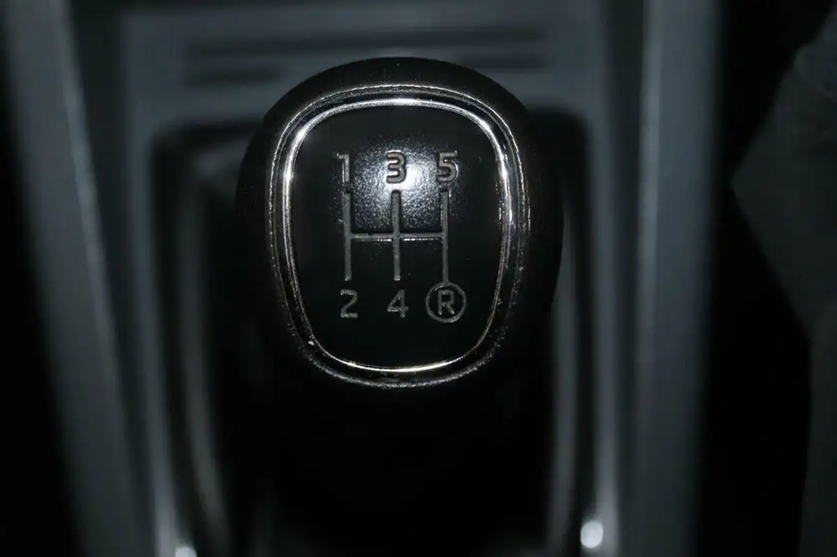 2017-skoda-fabia-10-mpi-s-hatchback-big-58