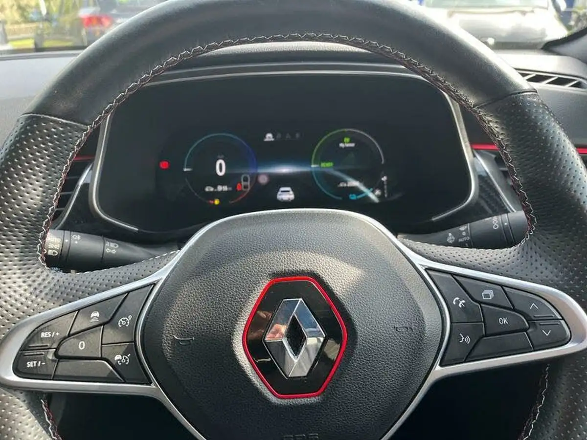 2023-renault-arkana-16-rs-line-big-12