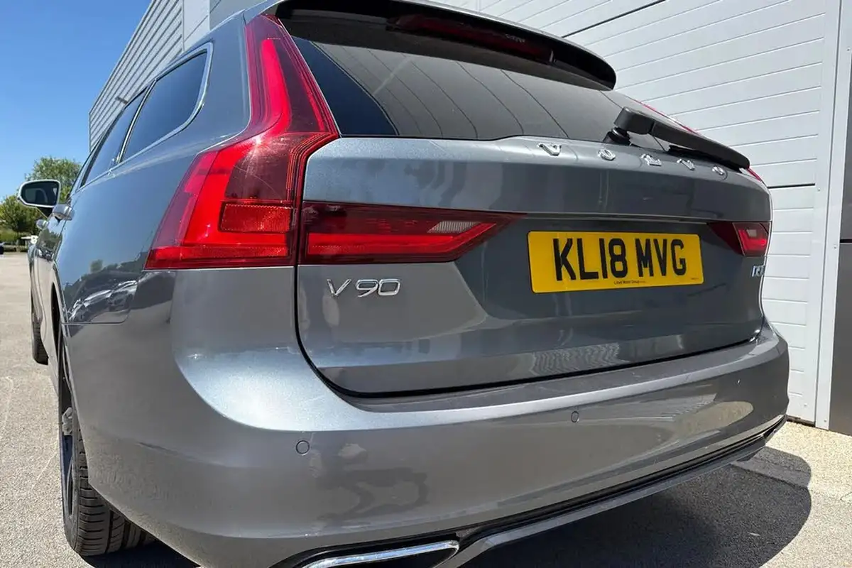 2018-volvo-v90-20td-d5-r-design-4x4-big-7