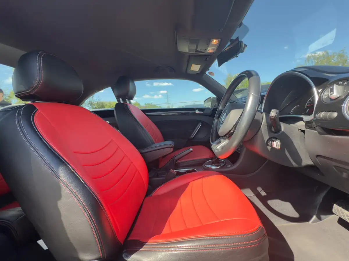 2013-volkswagen-beetle-big-31