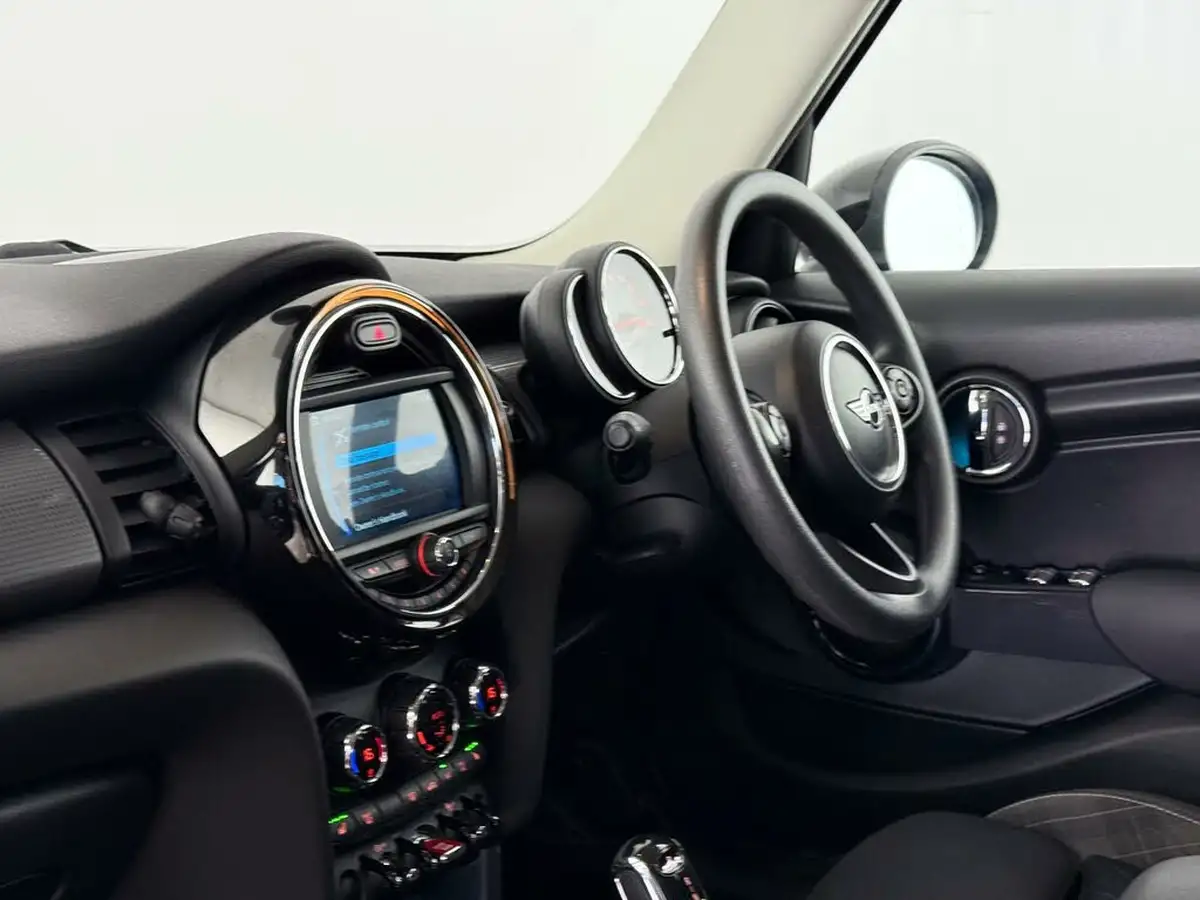 2019-mini-cooper-15-cooper-classic-hatchback-5d-auto-big-16
