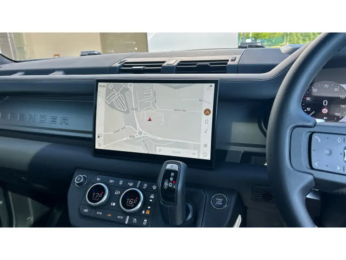 2025-land-rover-90-defender-50-p525-v8-5000cc-big-10