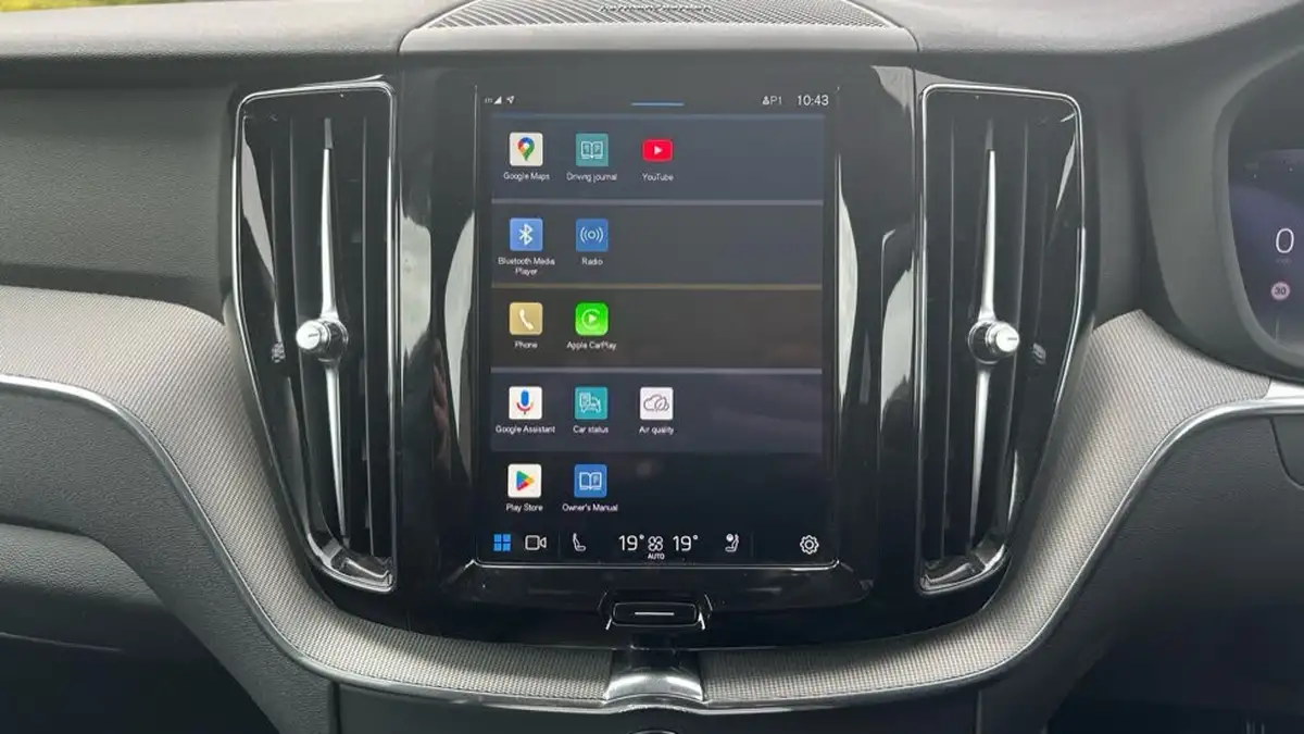 2023-volvo-xc60-20td-b4-plus-dark-big-11